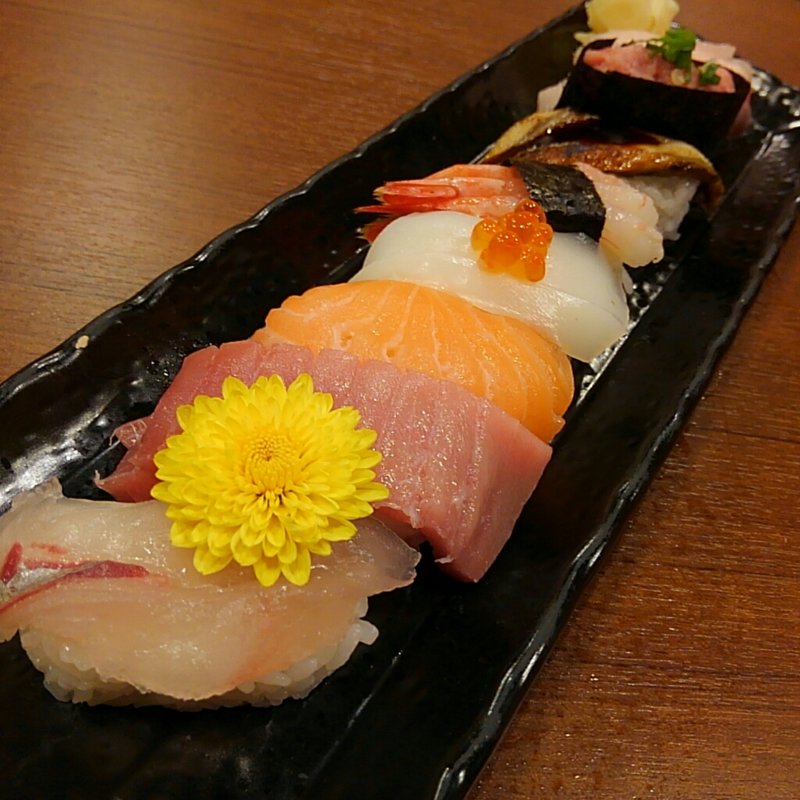 上にぎり盛り合わせ(オッサンすし酒場)