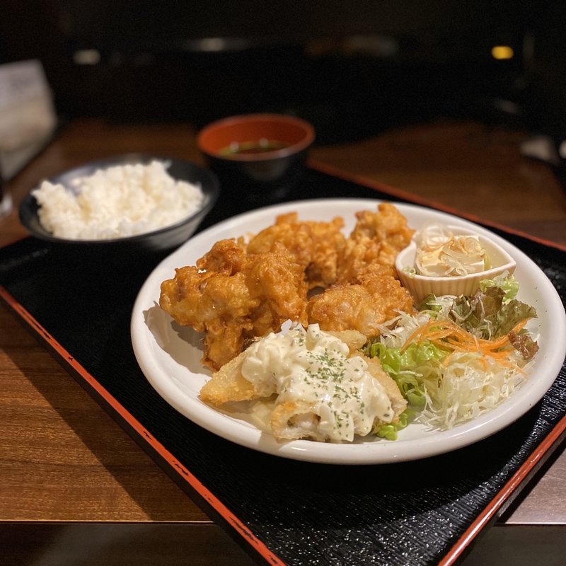 日替わりランチ(鶏もも肉のカリッとジューシーからあげ、タルタル魚フライ)(ウエスタンランド 稲沢店 )