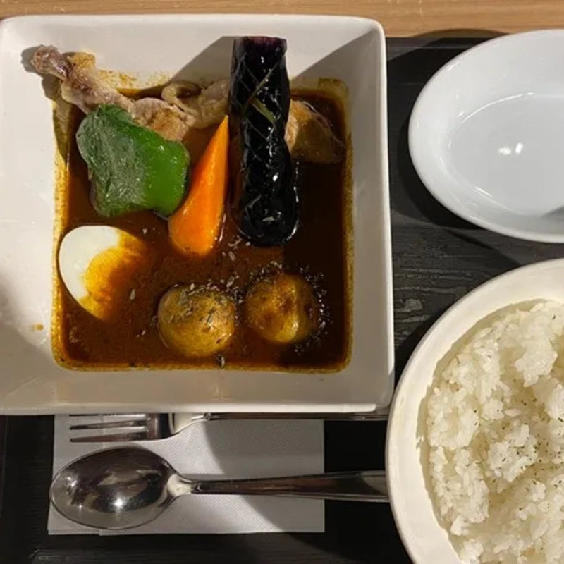 スープカレー(チキンレッグ)(bi.yell café (ビ・エール・カフェ))