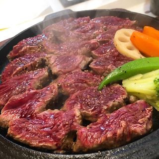 ハンキングテンダーステーキ定食(240g)(肉が一番 青果市場店)