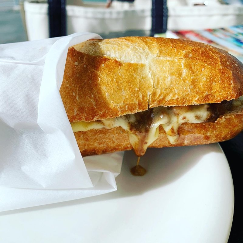 チーズカレーバゲット(3RD CAFE&MORE )