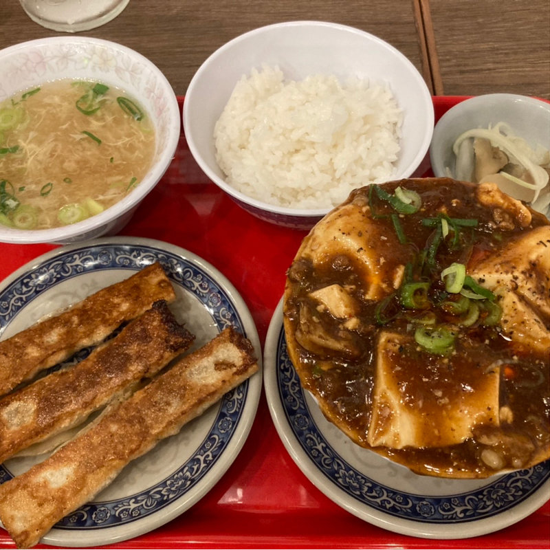 こぼれホルモン麻婆豆腐と名物鍋貼棒焼餃子(台北餃子専門店 張記 西荻窪店)