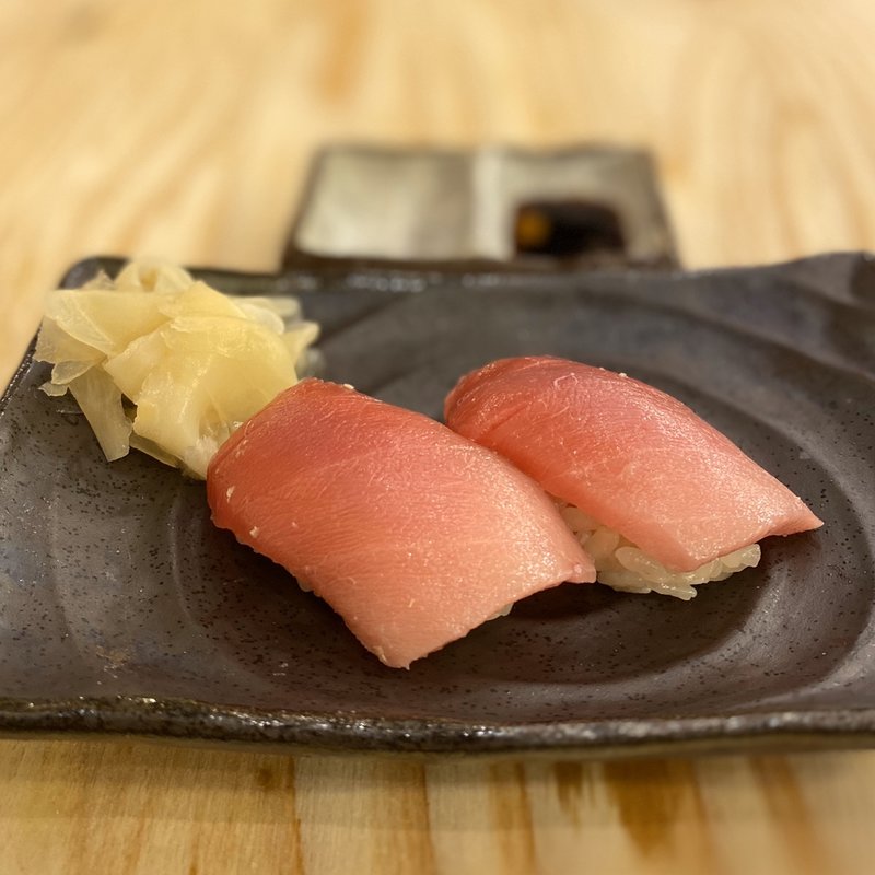 マグロ寿司(中トロ)(マグロ大使)