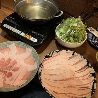 (沖縄料理としゃぶしゃぶのお店 赤瓦 （あかがーら）)