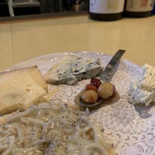 チーズの盛り合わせ(イオベッロ （Io Berro）)