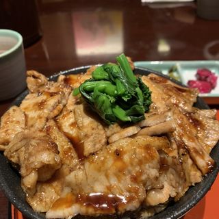 豚丼(芋蔵 五反田店 （いもぞう）)