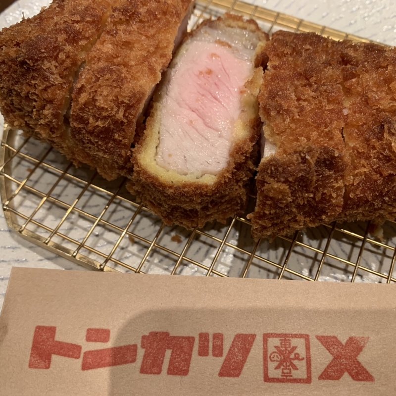 ロースカツ定食(トンカツX ムスブ田町店)