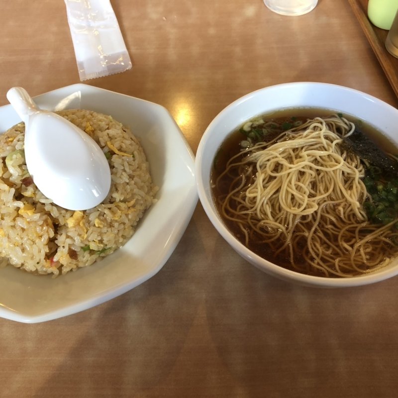 焼き飯半ラーメン(中華・麺や あじよし )