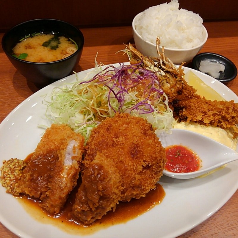 上ロースカツ&海老クリームコロッケ&海老フライ定食(とんかつ さくら亭 天満橋店)