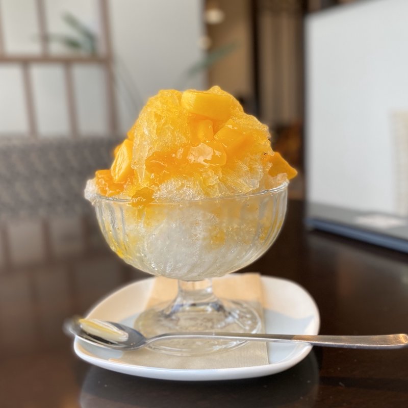 フレッシュマンゴーのかき氷(港屋珈琲 名張店)