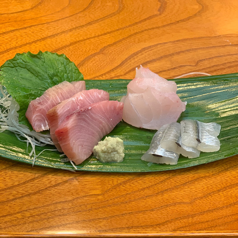 刺身3種盛り(本店 加賀 彌助 （ほんてん かが やすけ）)