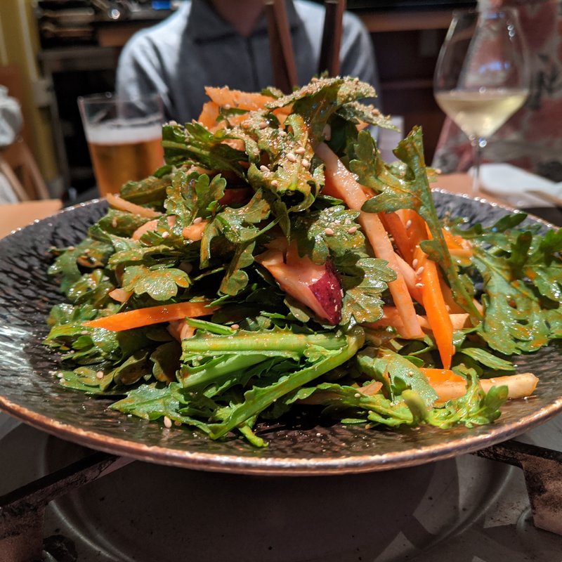 春菊とタコのサラダ(白金のたつこ)