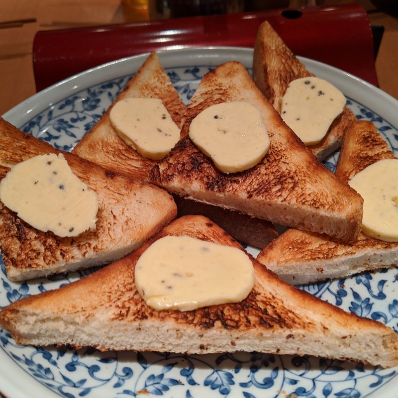 白トリュフバタートースト(白金のたつこ)