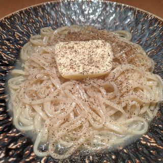 バター和え麺(白金のたつこ)