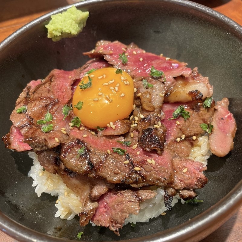 国産牛サーロインステーキ丼(肉卸小島(ニクオロシコジマ))