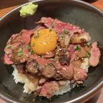 国産牛サーロインステーキ丼(肉卸小島(ニクオロシコジマ))
