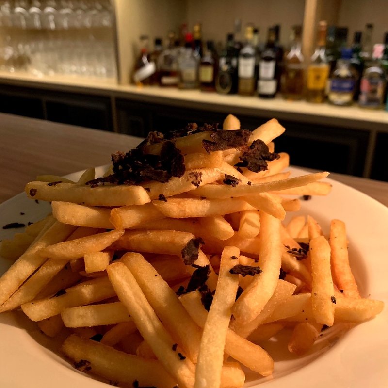 フレンチフライと黒トリュフ(BALCON TOKYO)