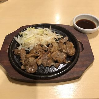 ラム肉の鉄板焼き(THE HAKODATE DEPART 2F総合土産店)