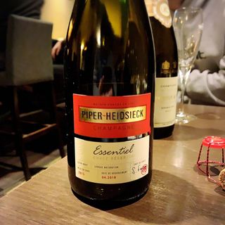 PIPER HEIDSIECK(OLLO)