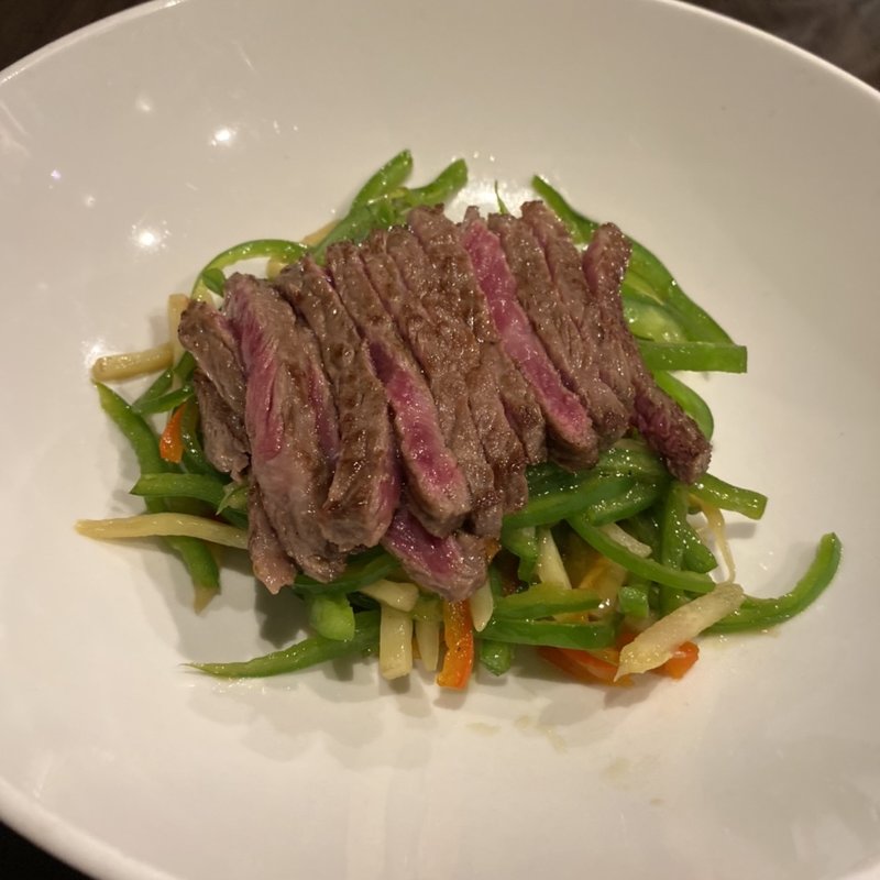 国産牛の青椒肉絲(中華バルAZuma)