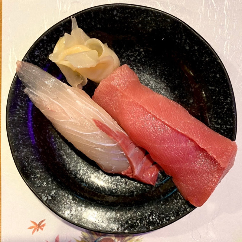 まぐろ・かんぱち（にぎり）(寿司居酒屋 ゲゲゲの三丁目)