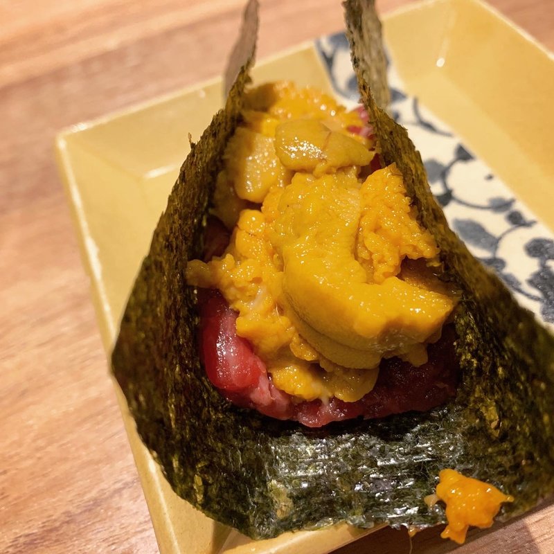 和牛雲丹ユッケドッグ(焼肉 うしみつ一門 目黒店)