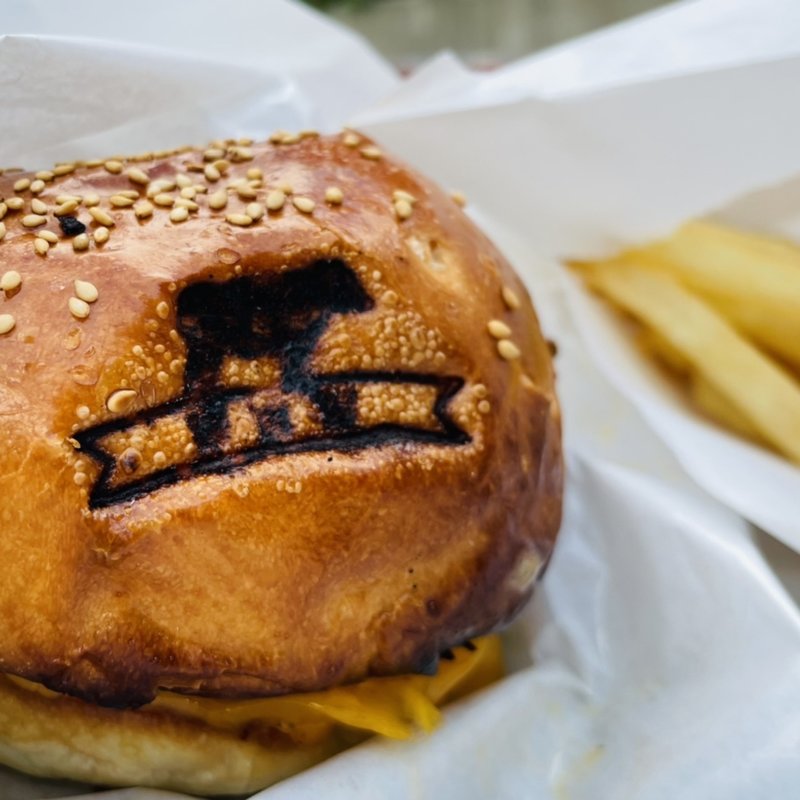 モッツァレラチーズバーガー（松坂牛）(wagyu to worldwide )