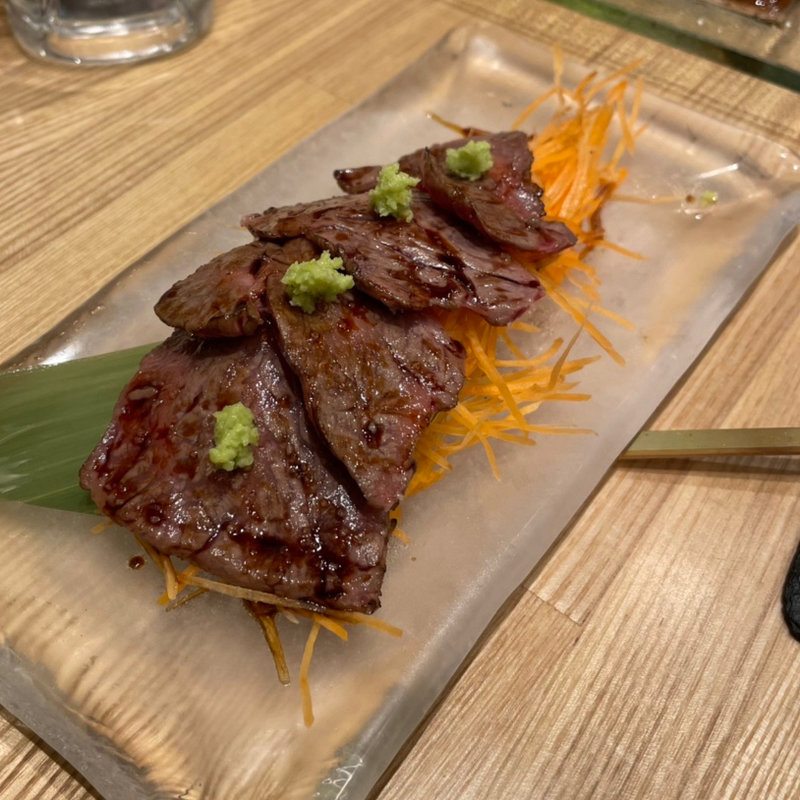 牛ハラミ刺し(焼肉ZENIBA田町店)