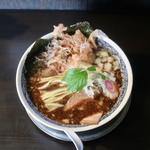 魚介豚骨(麺奏 弥栄 （iyasaka）)