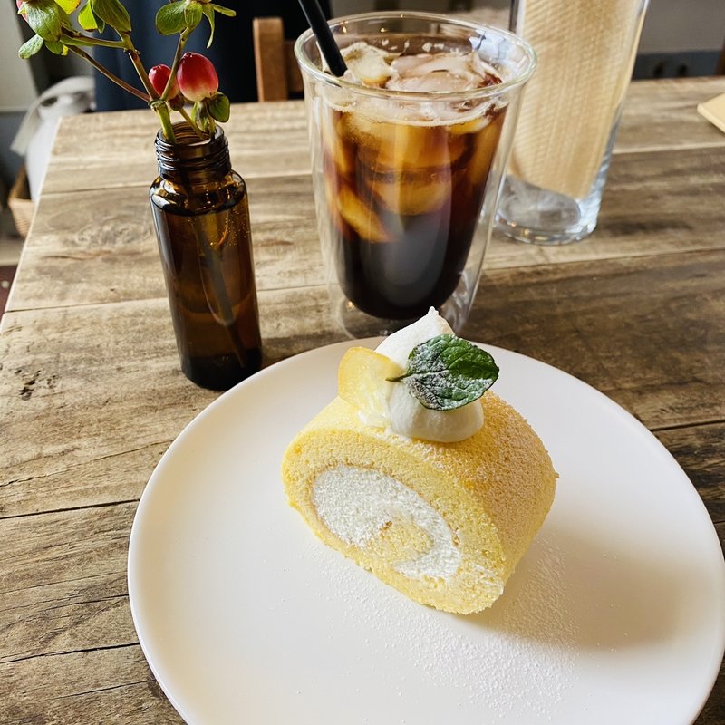 ロールケーキ(リコリス)