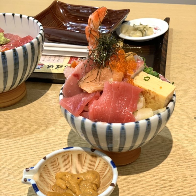 まぐろと美味しい仲間たち丼(まぐろ道場)