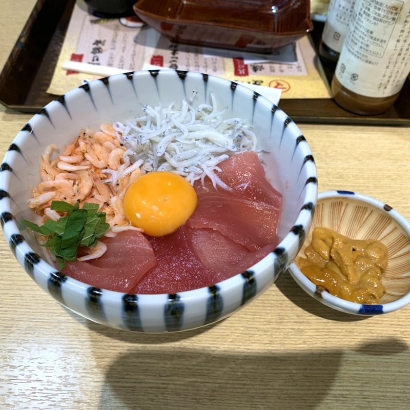 駿河の幸丼(まぐろ道場)