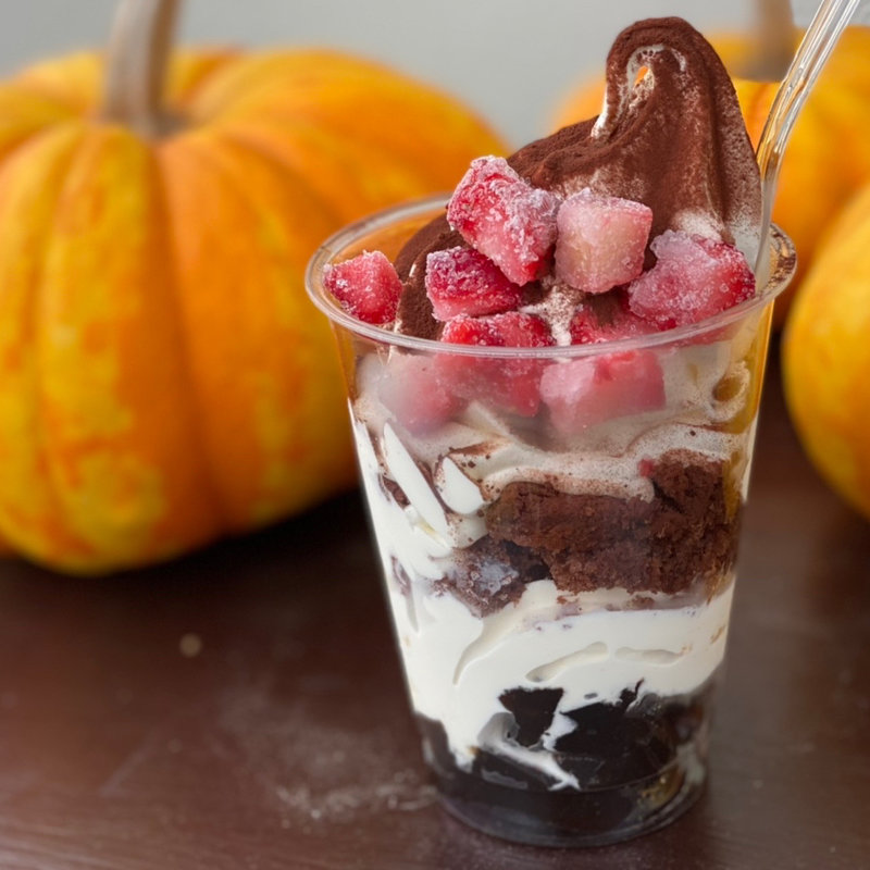 パフェソフトクリーム（いちごティラミス）(ツカリ ベリーズ （Tsukari Berrys）)