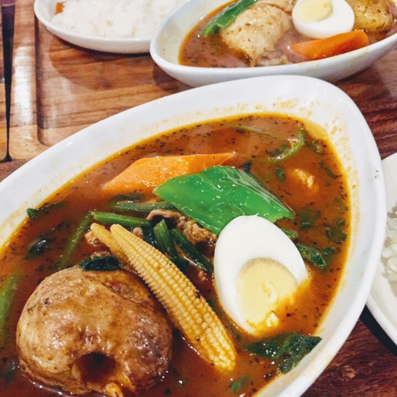 もち豚とほうれん草のスープカレー(カレー食堂 心 下北沢店)