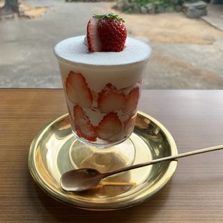 季節のトライフル(ヤドカリカフェ （yadokari cafe）)
