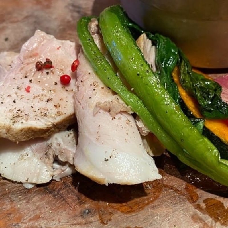 美瑛豚のローストポーク(夕食メニュー)(スプウン谷のザワザワ村)