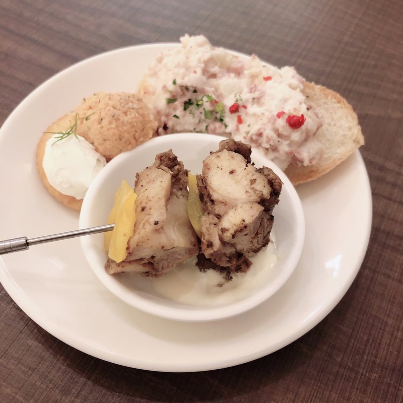 ピンチョス3種盛(マツエ モン ヨコハマ（matsu e mon YOKOHAMA）)