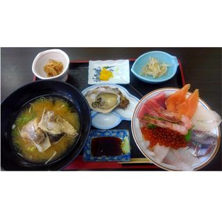 地魚海鮮丼(カネマル水産)