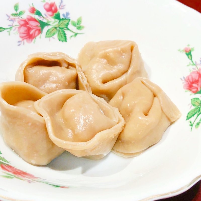 水餃子 豚 カレー風味と人参(按田餃子 二子玉川店)