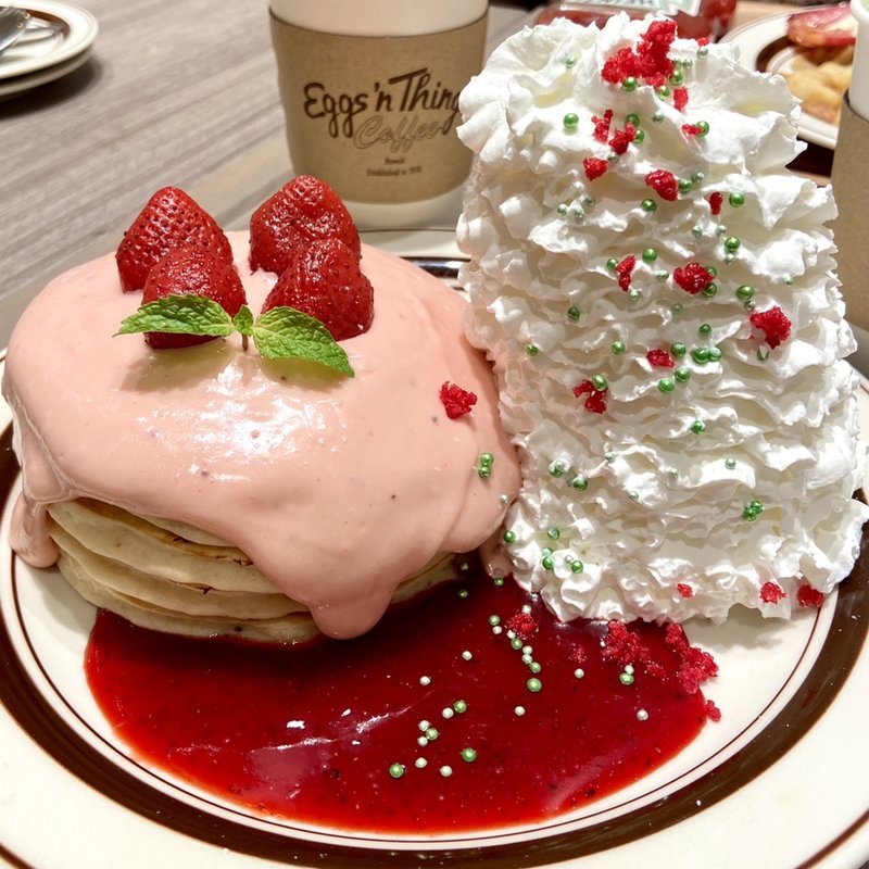 苺のクリスマスパンケーキ(eggs’n Things)