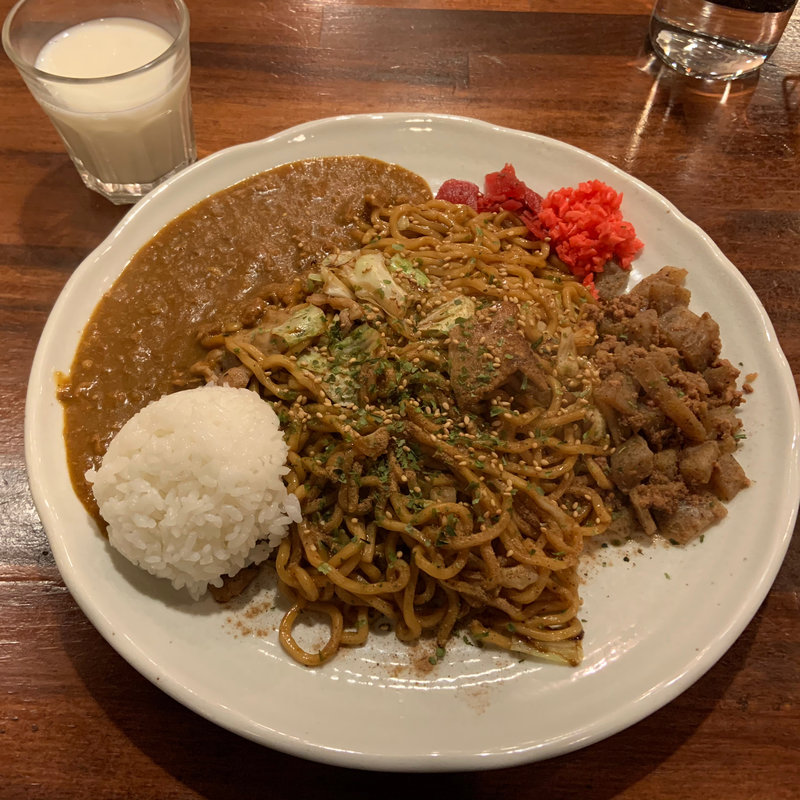 カレーのっけ焼きそば　大(鉄板バーはち )