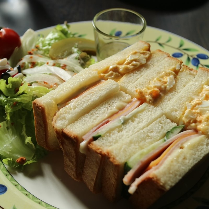 モーニングのミックスサンド(フロインドリーブ （Ｈ．フロインドリーブ）)