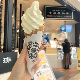 生乳プレミアムソフトクリーム(千成屋珈琲ラゾーナ川崎プラザ)