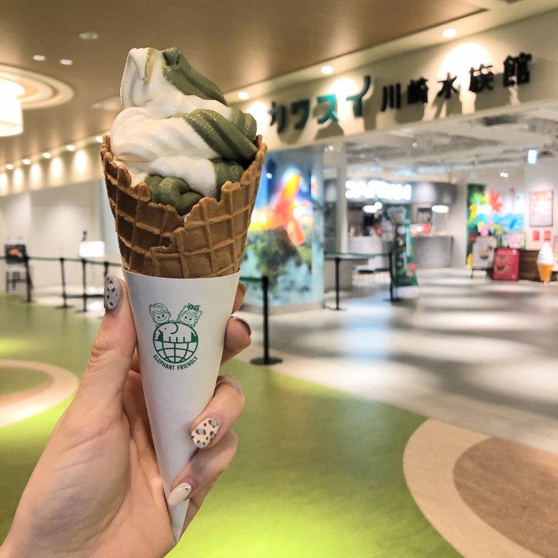 ミルク×抹茶ミックスソフトクリーム(CAFE CRAM)