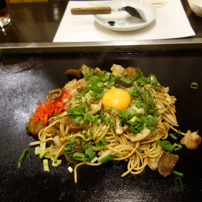 牛すじ焼そば(とん平 本店)