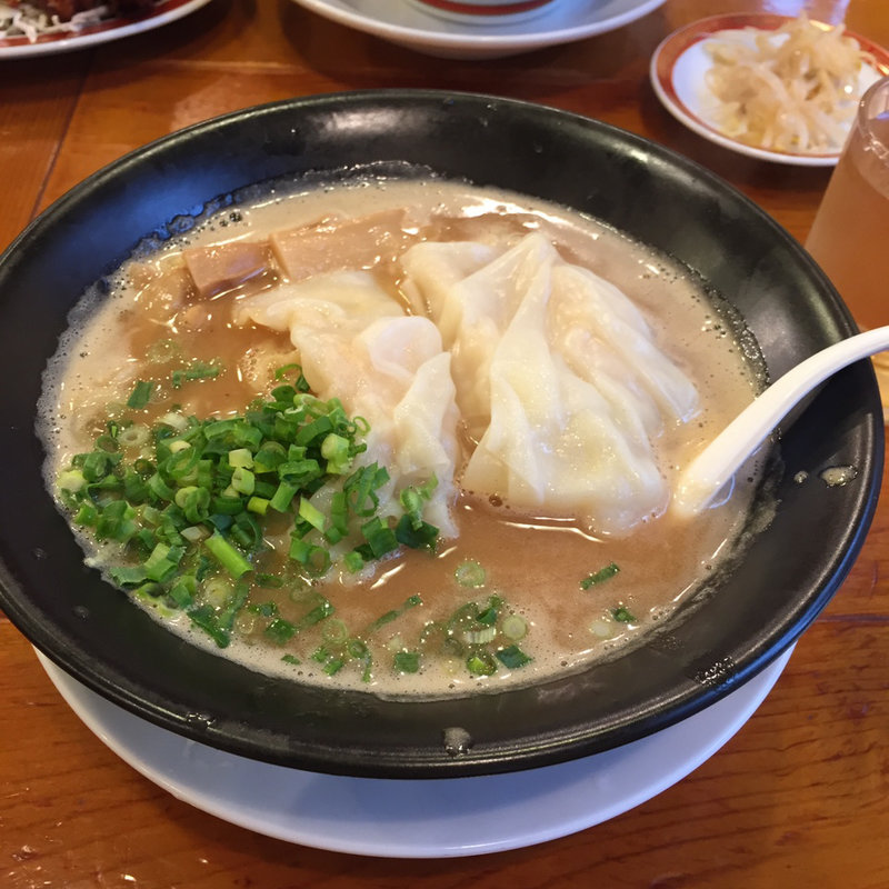 濃厚雲呑麺(広州市場 中目黒店)