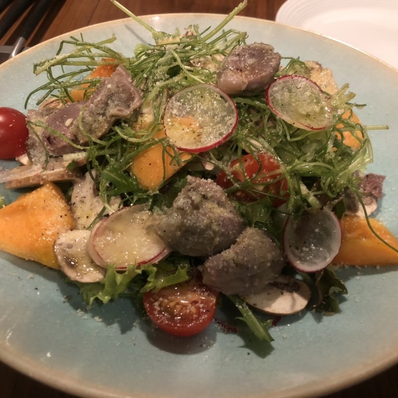 砂肝とマッシュルームのペリゴール風サラダ(ビストロ ラ テラコッタ)