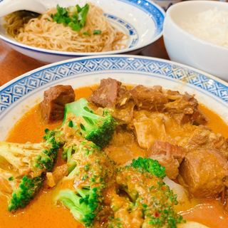 シンガポール風カレーつゆなし麺 -牛バラ-（香港麺）(新記 三宿本店 （シンキ）)