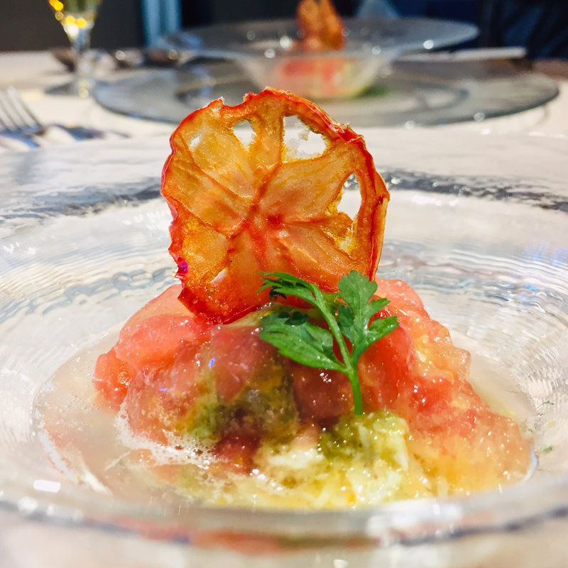 ズワイガニの文旦サラダと塩トマトのブリュノワーズ(フランス厨房 旬彩 中央駅店 )