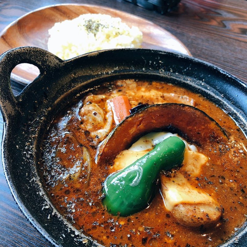 豚の角煮と野菜のスープカレー(スパイス ポット)